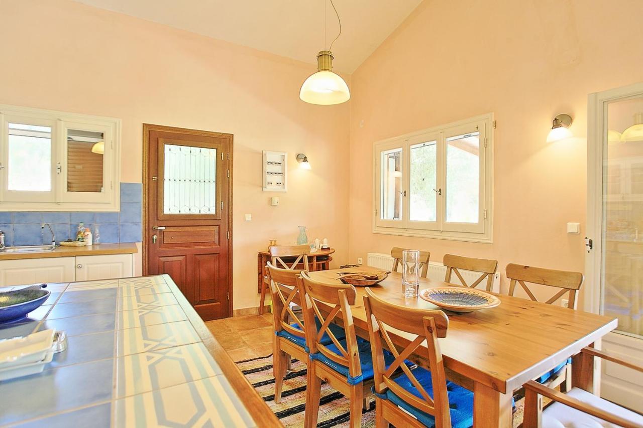 Villa Kleopatra Pouládes Екстериор снимка