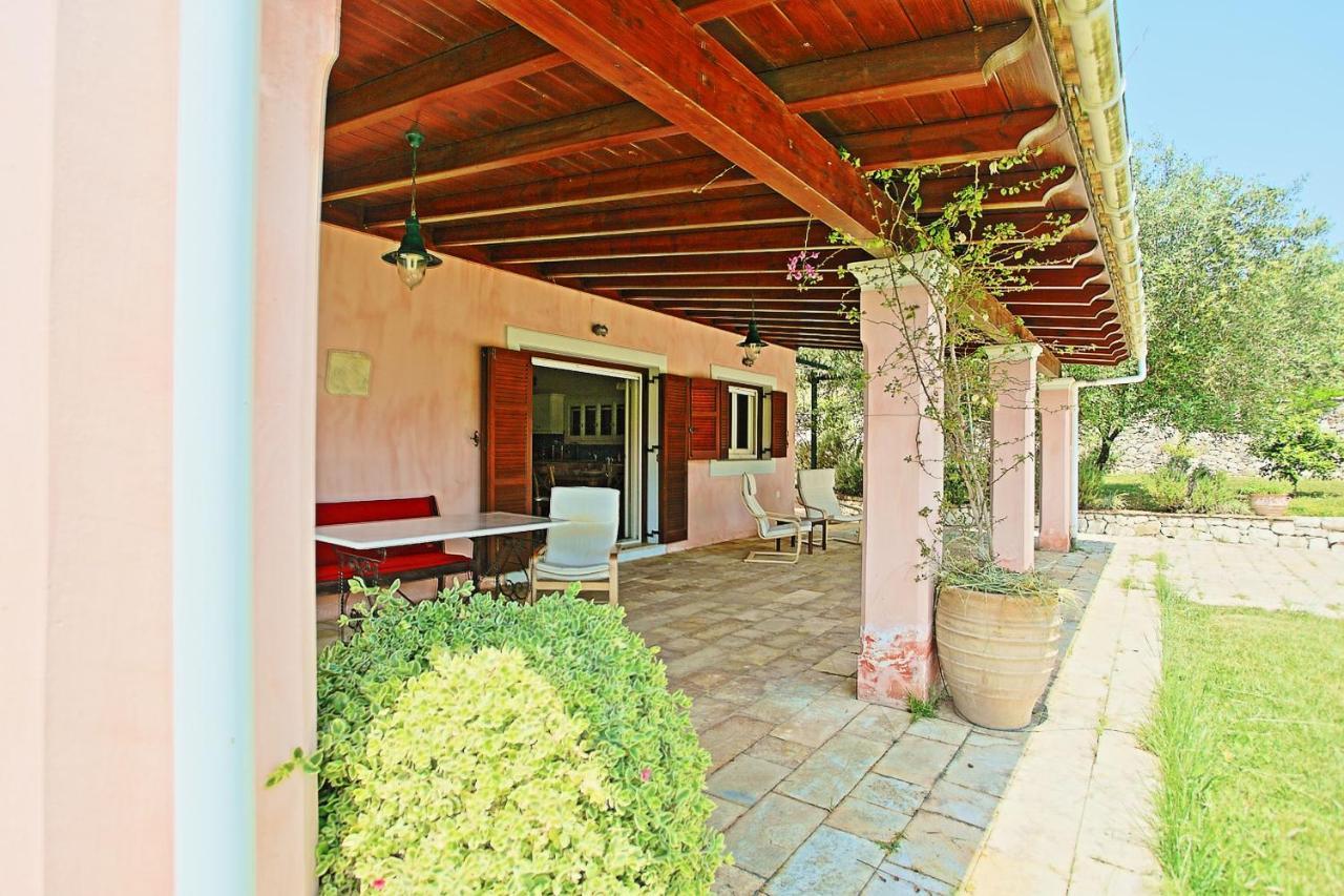 Villa Kleopatra Pouládes Екстериор снимка