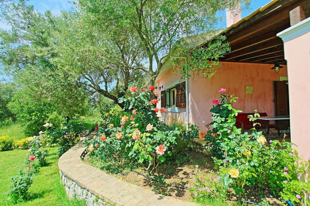 Villa Kleopatra Pouládes Екстериор снимка