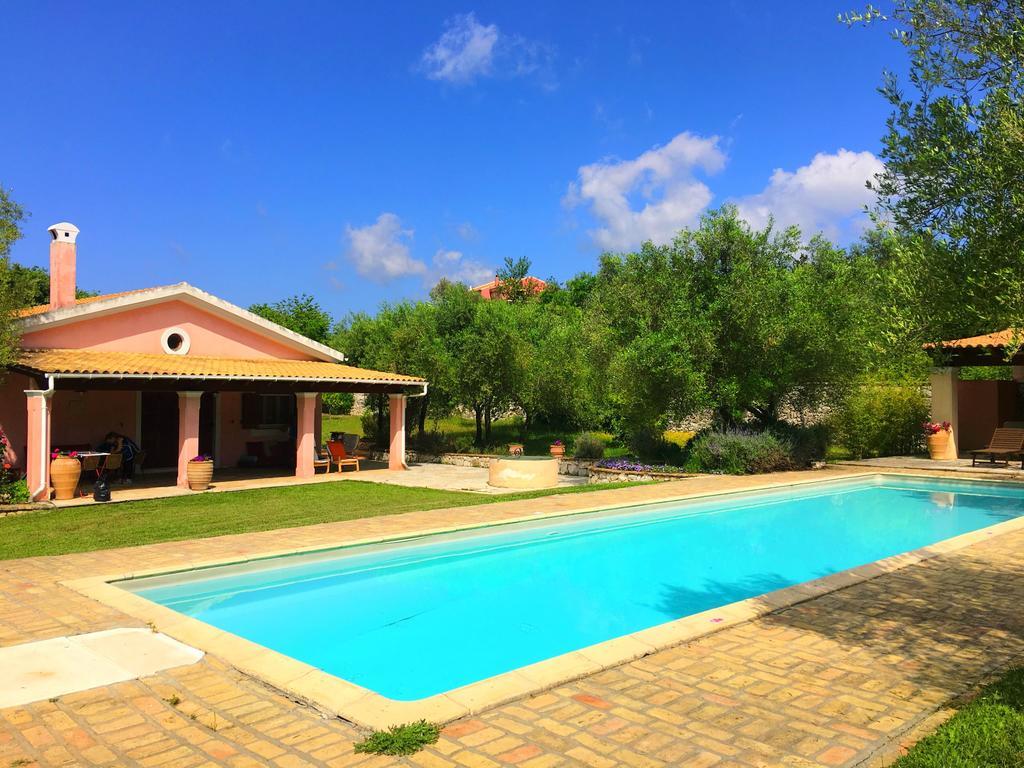 Villa Kleopatra Pouládes Екстериор снимка