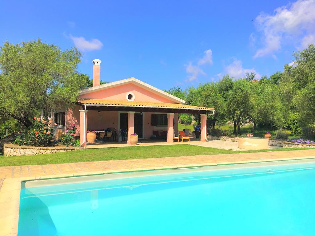 Villa Kleopatra Pouládes Екстериор снимка